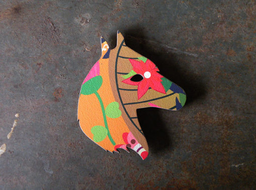 Magnet tête de cheval made in France motif soledad , découpé et gravé à la découpe laser